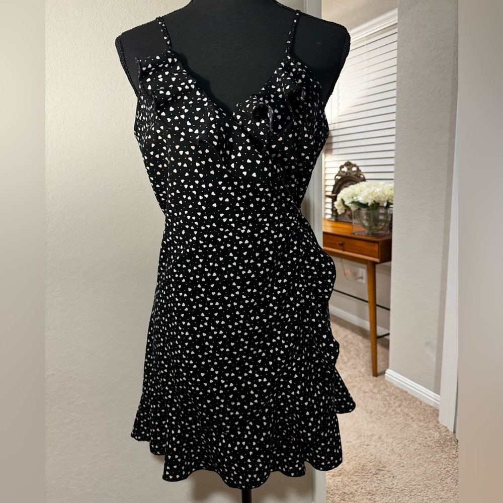 ❣️3 for 25🛍️ Beautiful ruffle, coquette style black dress with hearts